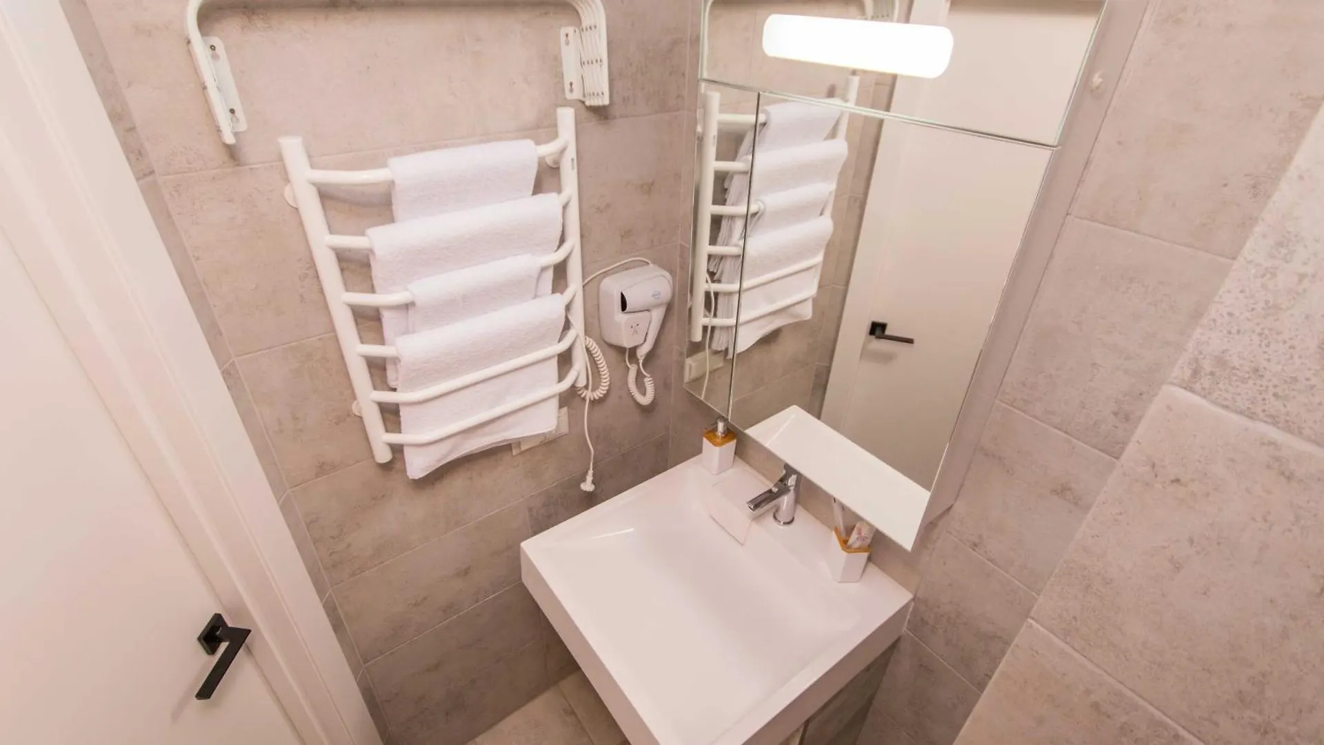 Myfreedom Апартаменти Метро Берестейська Kyiv Apartment